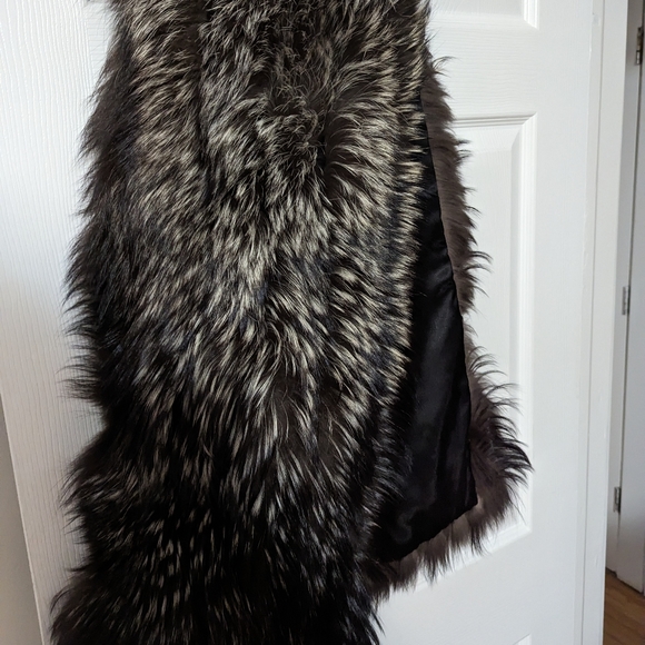 Silver Fox Fur Stole - Picture 3 of 6